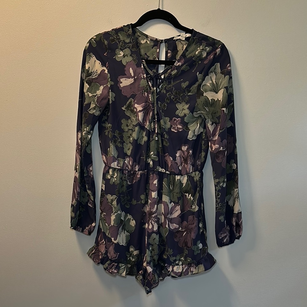 Women’s Illa Illa Navy Blue/Floral Long Sleeve Open Back Romper Size M